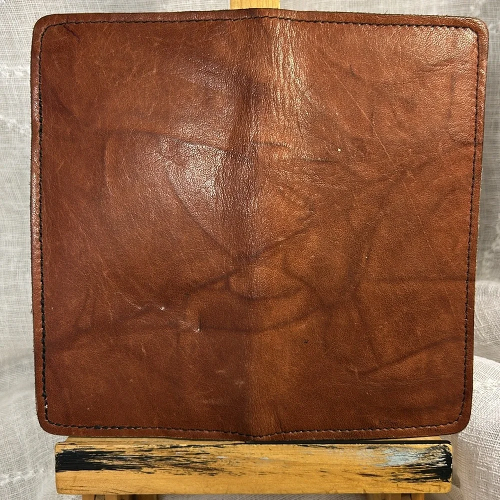 NWT Handmade LaVigne Leather bifold wallet